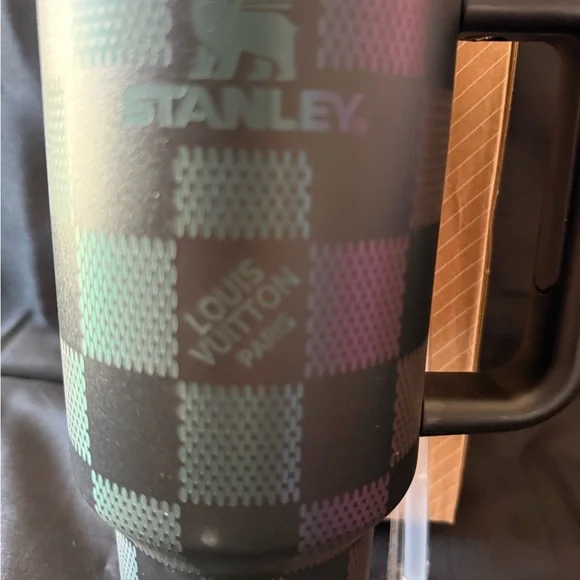 New Stanley 40oz Laser LEngravedV Iridescent Checkered Oil Slick Tumbler - Picture 2 of 8